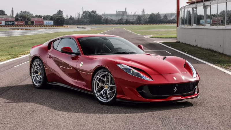 Is 812 GTS faster than 812 Superfast?
