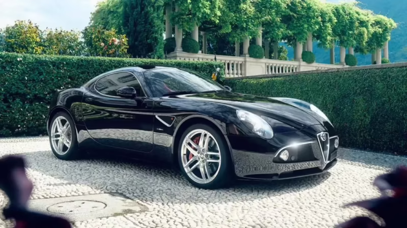 How many Alfa Romeo 8C Competizione were made?