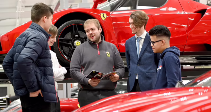 Can foreigners do apprenticeship in the UK?