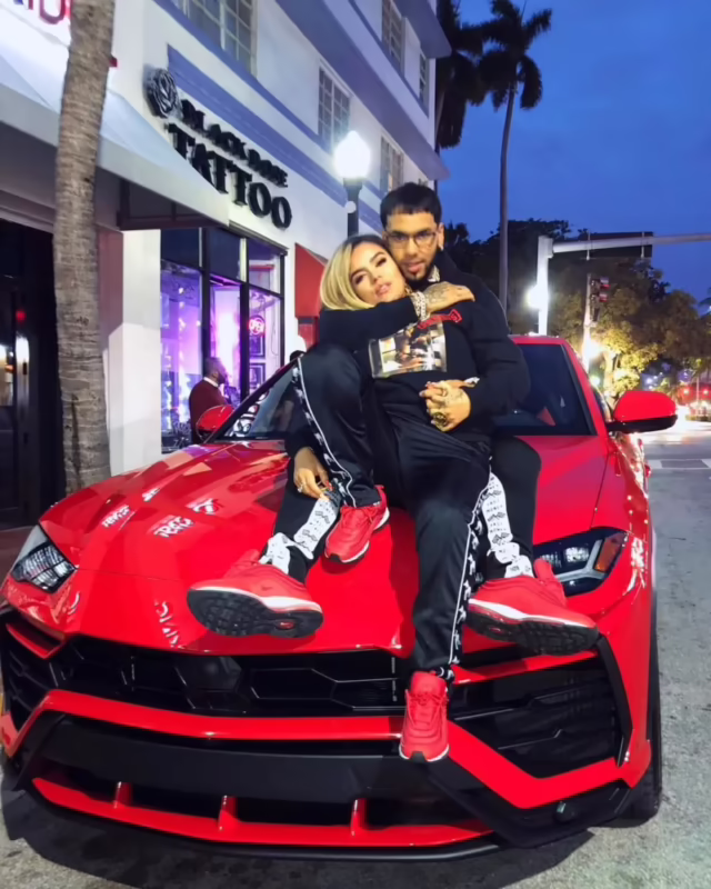 ¿Anuel se compró un Bugatti?