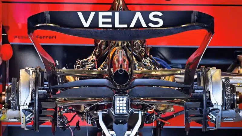 ¿Qué Ferrari tiene motor V8?