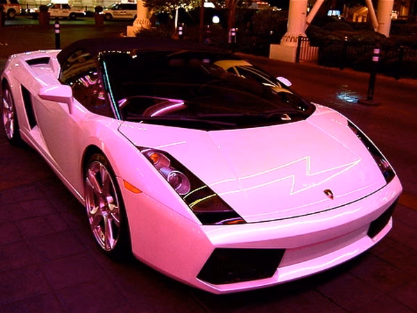 Why did Nicki Minaj have to pay $500,000?