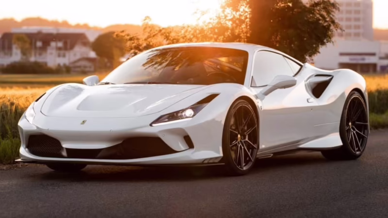 ¿Cuánto cuesta un Ferrari blanco?