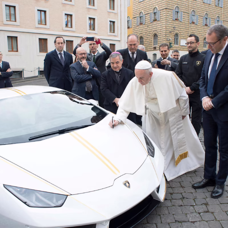 ¿Qué pasó con el Lamborghini del Papa Francisco?