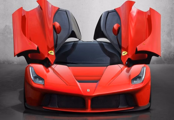 ¿Es posible homologar un Sesto Element para circular por la calle?