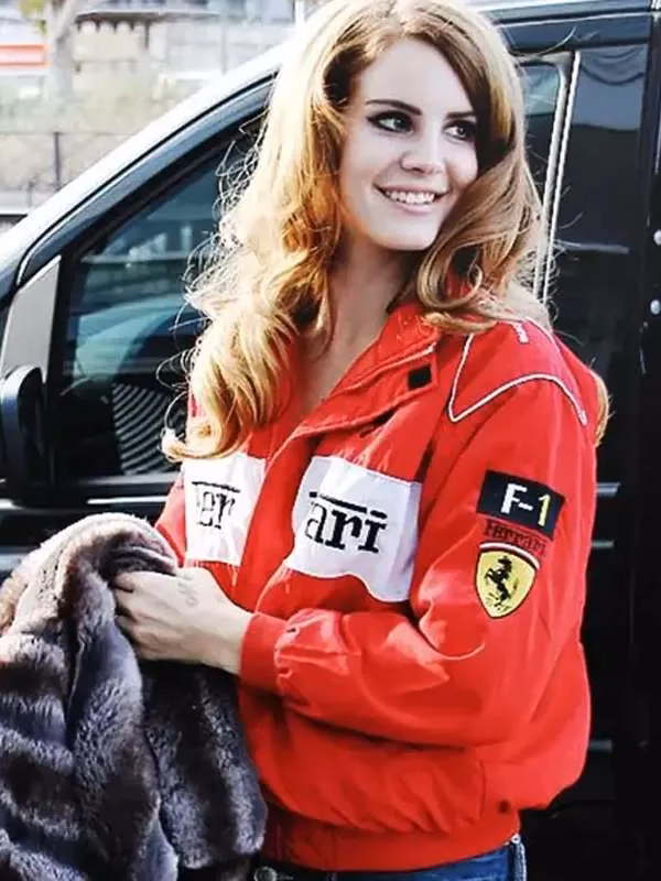 What is Lana Del Rey's clothing style?