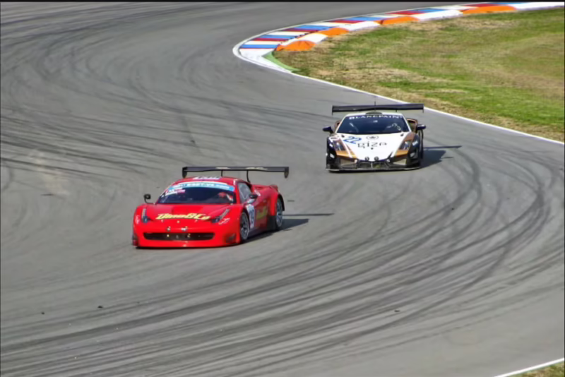 ¿Qué carro corre más, un Ferrari o un Lamborghini?