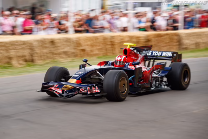 What engine did Toro Rosso use in 2008?