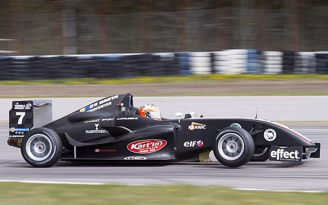 ¿Qué motor tenían los Fórmula Ford?