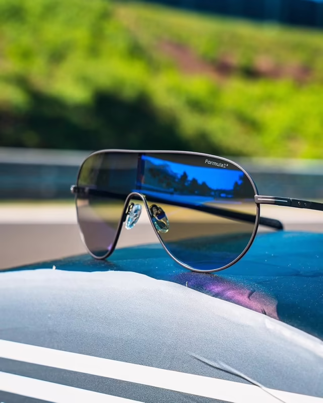 ¿Qué lentes de sol usa Lewis Hamilton?