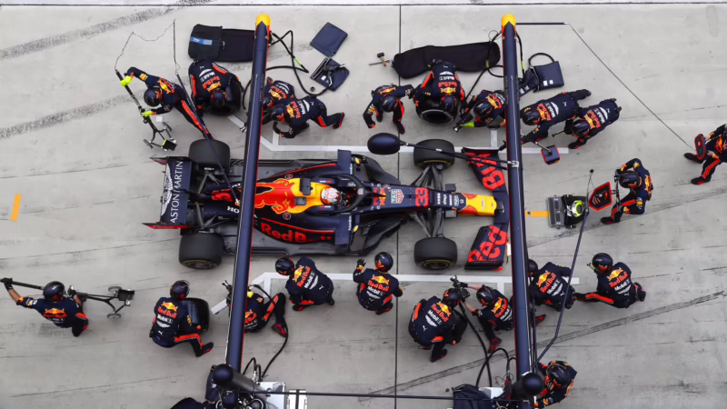 ¿Cuál es el récord del cambio de neumáticos del Red Bull F1?