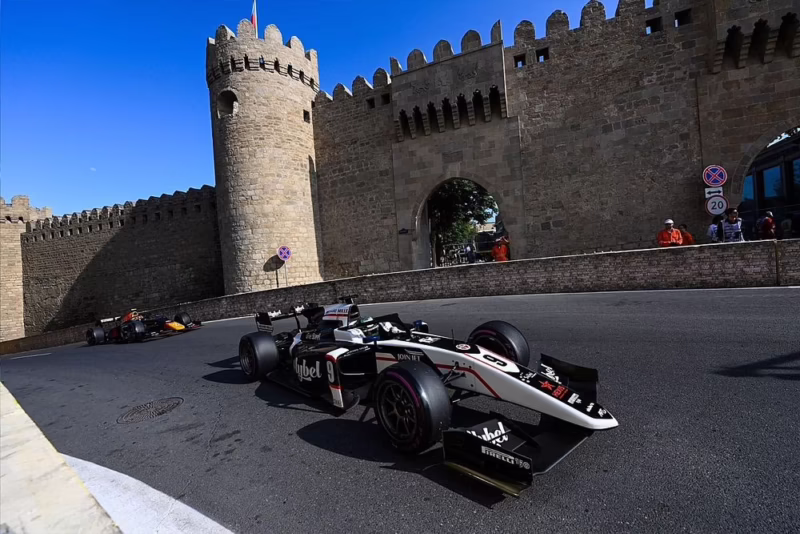 Who won the F2 race in Baku?