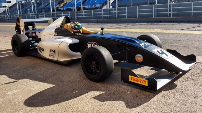 ¿Cuántos equipos hay en F4?