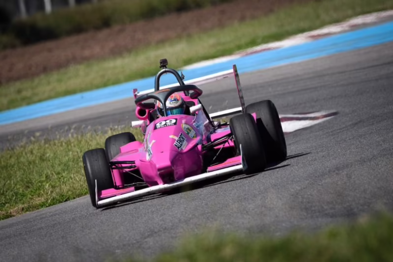 ¿Quién compró el Renault F1?