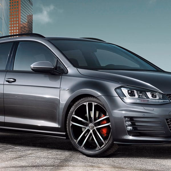 What is the bolt pattern on a 2015 VW Sportwagen?