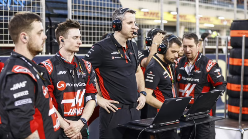 How many people work for the Haas F1 Team?