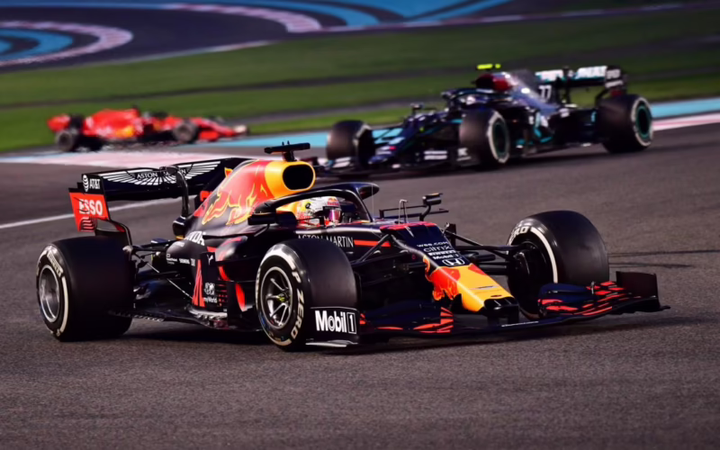 What time does the F1 concert start in Abu Dhabi?