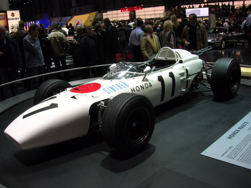 ¿Qué motocicletas fabricó Honda en 1965?