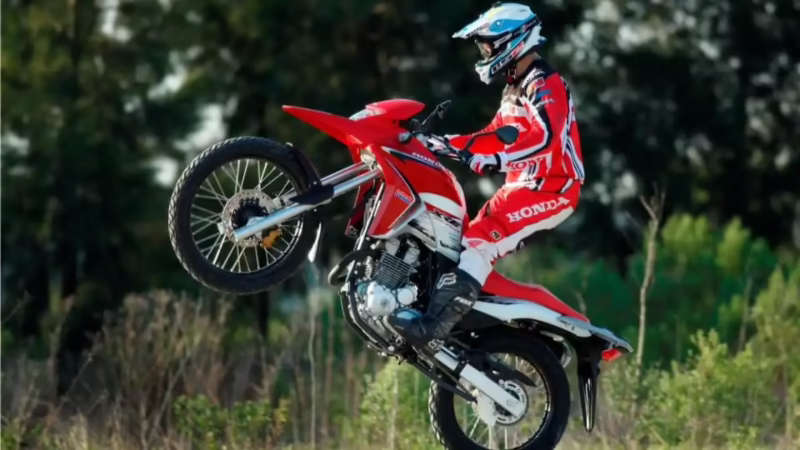 What is the top speed of the Honda xre300?