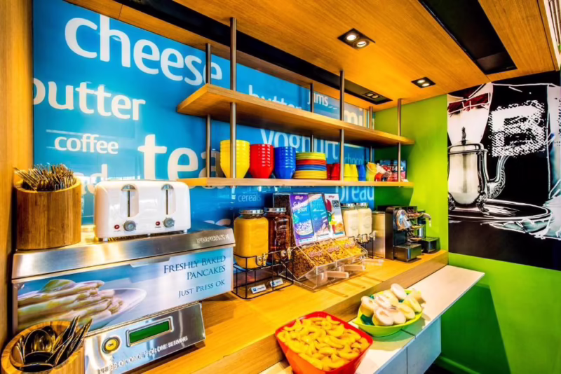 Does Brisbane Airport have an airport hotel?