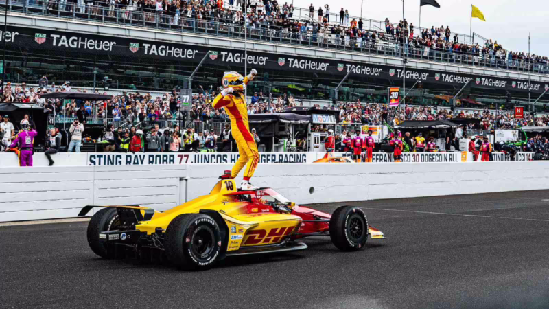 ¿Qué tan rápido puede un auto Indy pasar de 0 a 60?