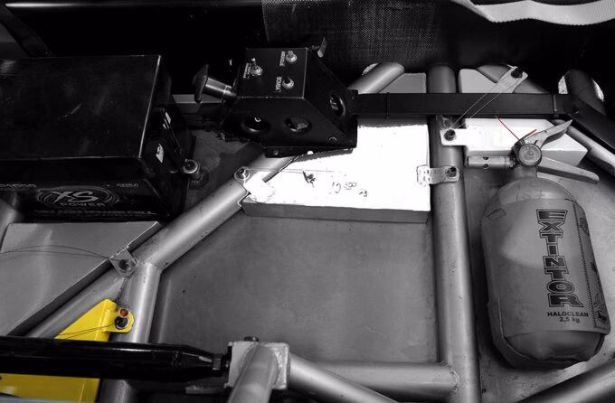 ¿Qué vehículo pesa 3500 kg?