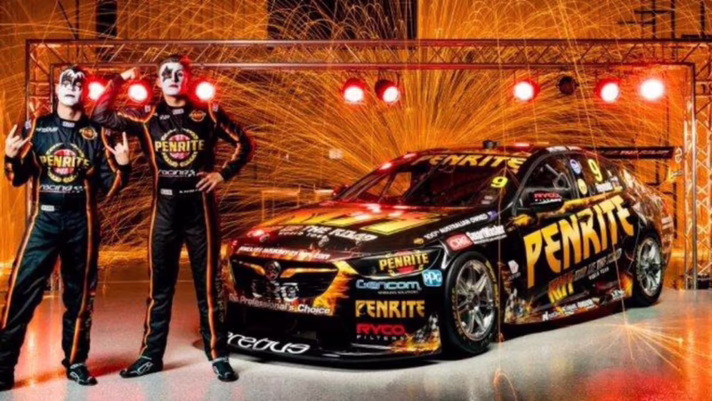 Who did Kiss tour with in 2019?