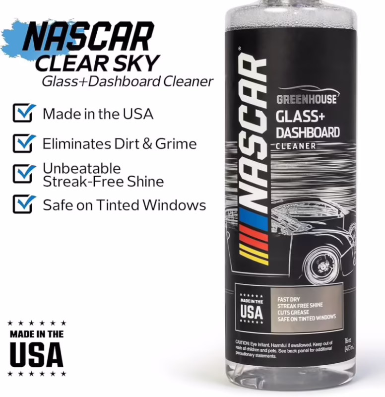 ¿Qué es lo que está en el medio del parabrisas de los autos NASCAR?