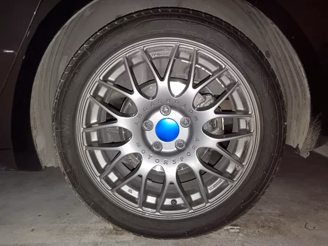 ¿Cuál es la llanta más alta en un rin de 17 pulgadas?