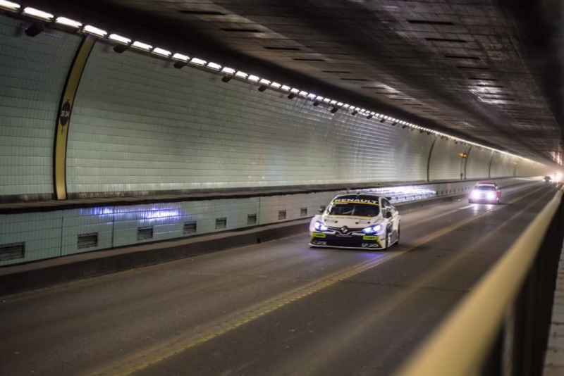 ¿Qué vehículos pueden pasar por el Túnel Subfluvial?