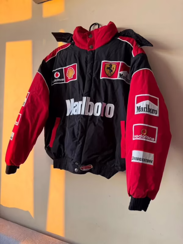 What jackets does Ryan Reynolds wear?