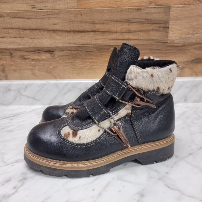 What month is best for hiking in Alps?