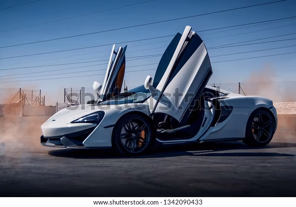 Do all McLaren doors go up?