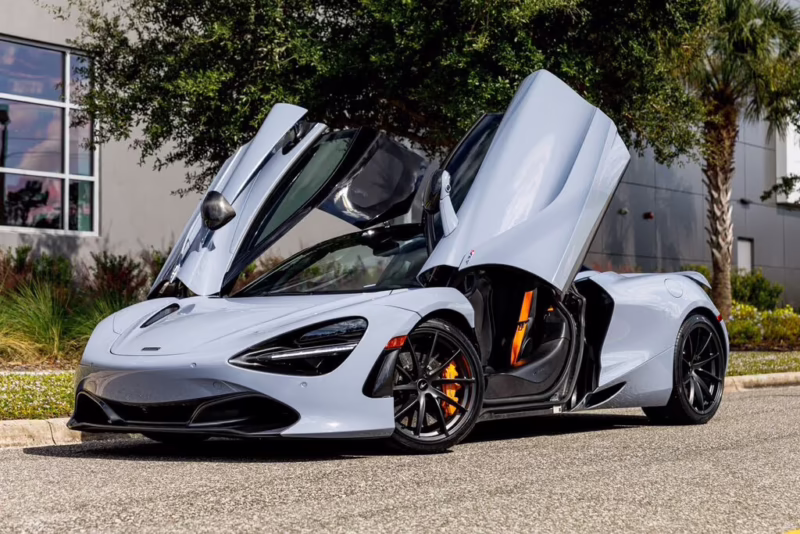 Is the McLaren 750S AWD?