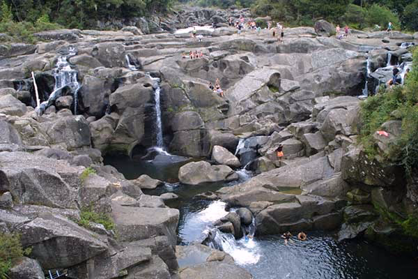 What is there to do at McLaren Falls park?