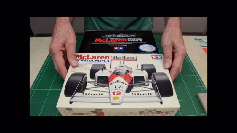 What is the win percentage of the McLaren MP4 4?