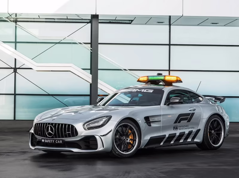 How fast does the pace car go in F1?