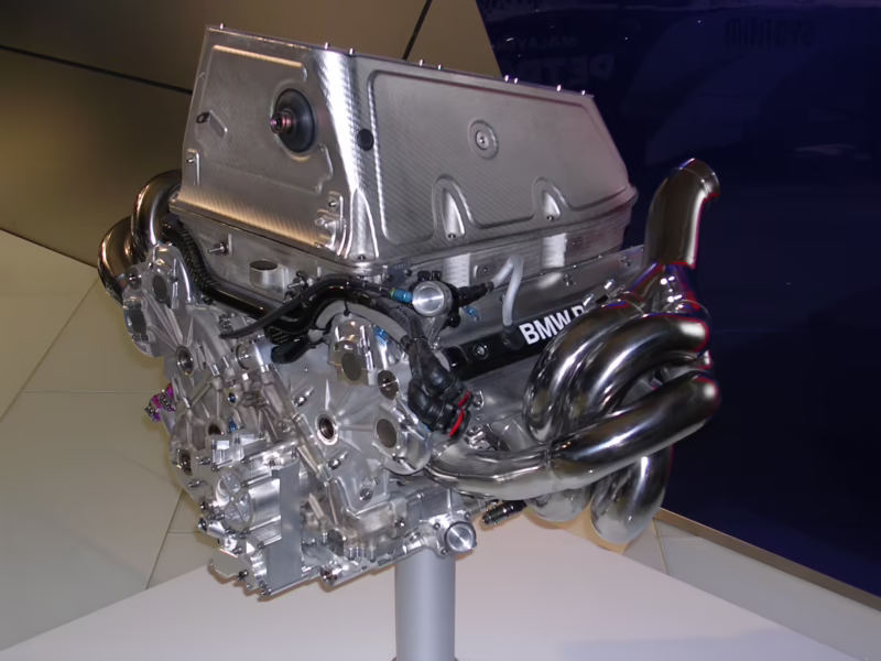 ¿Qué BMW tiene un motor V10?