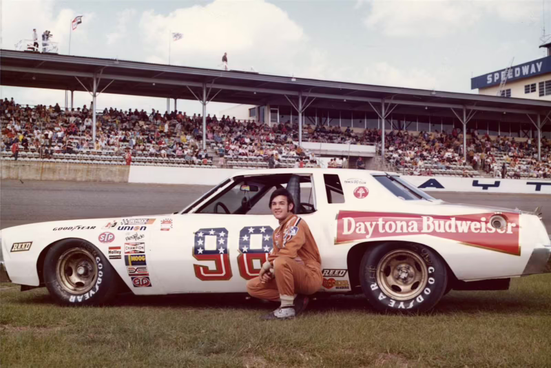 Who was the 1975 Nascar champion?