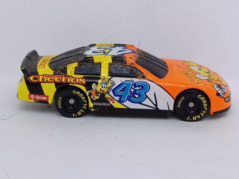 Who does Leland Honeyman drive for?