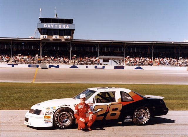 How much did Dale Earnhardt make in 1980?