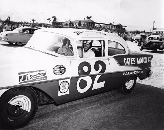 Who drove the 82 car in NASCAR?