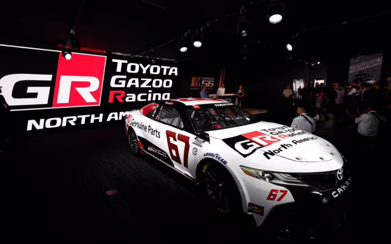 How many miles is 500 laps in NASCAR?