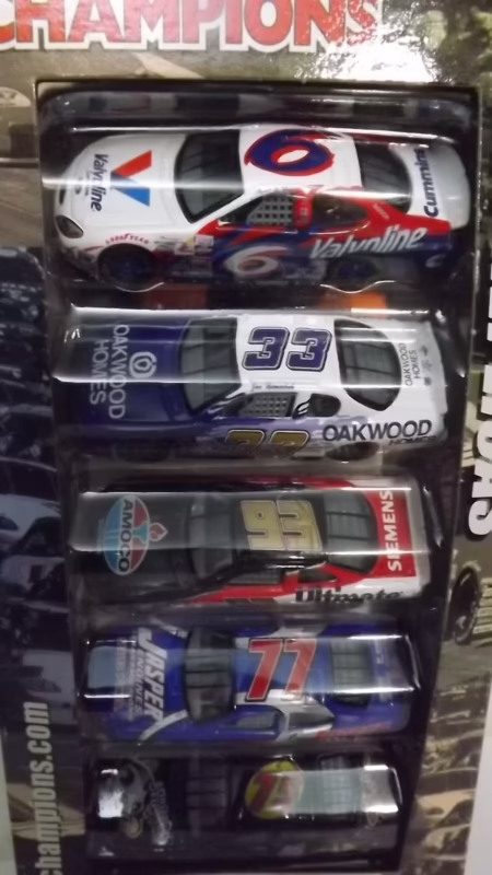 Who was the rookie of the year in 2000 Nascar?