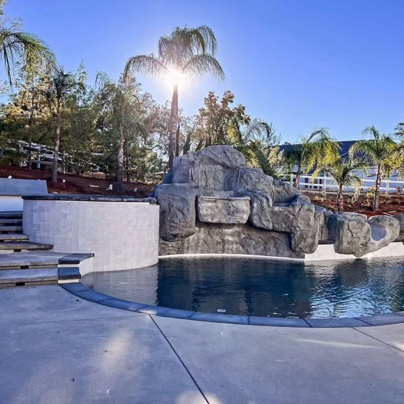 What is the average cost of putting in an inground pool?