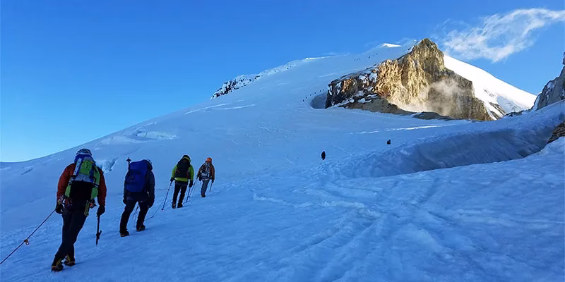 What are the three golden rules of mountaineering?