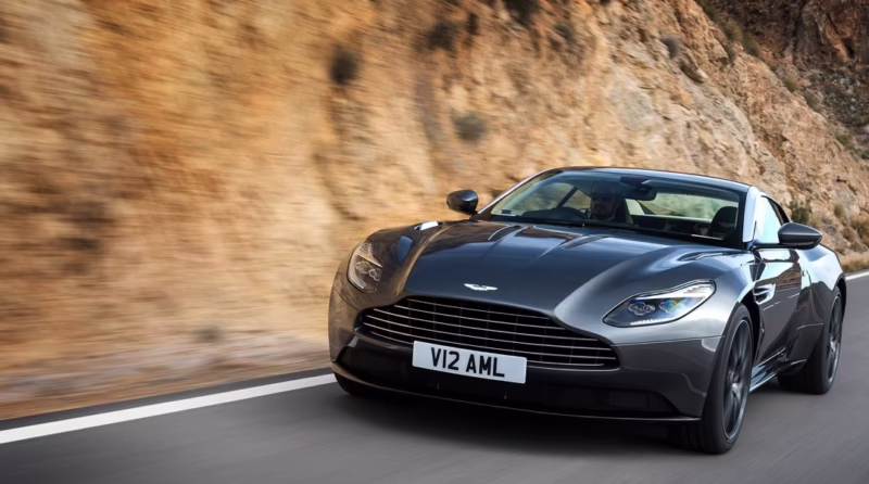 Чей двигатель в Aston Martin?