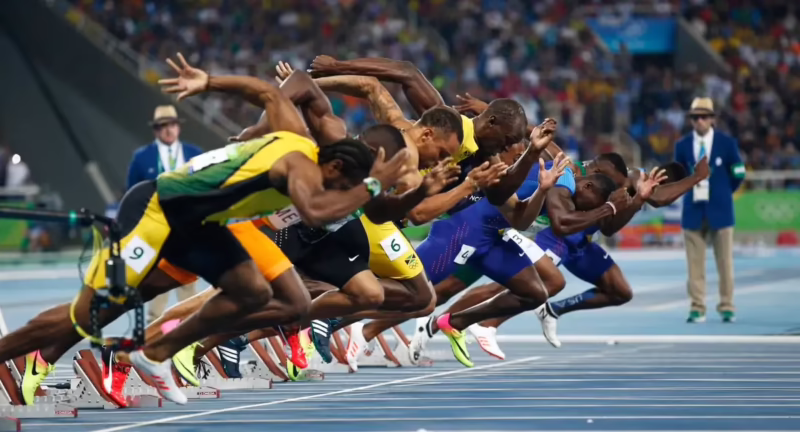 ¿Qué sucede si un atleta realiza una partida en falso?