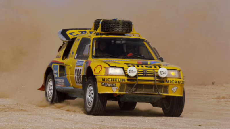 ¿Distancia entre ejes Peugeot 205?