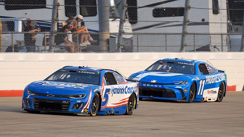 What is the starting lineup for Sunday's NASCAR race in Michigan?